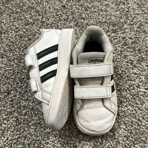 Adidas Shoes White and Navy Stripes Size 7.5